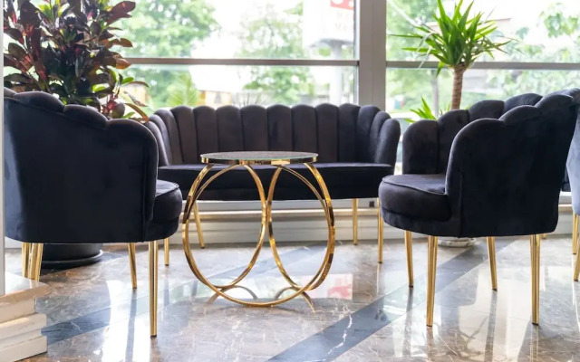 Garden Room Suit Hotel