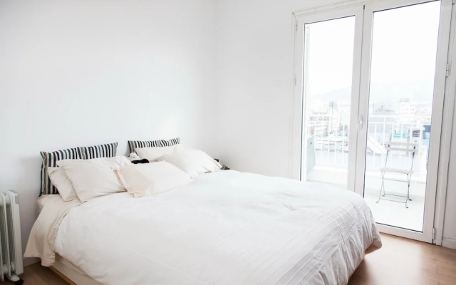 Cozy apt in Central Athens with view