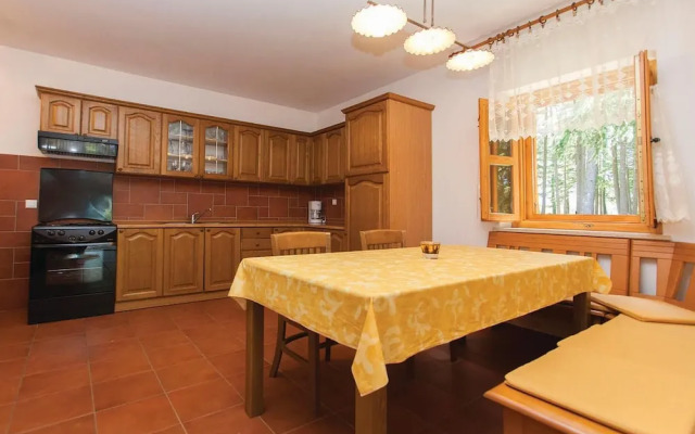 Stunning Home in Vrsar With Wifi and 3 Bedrooms