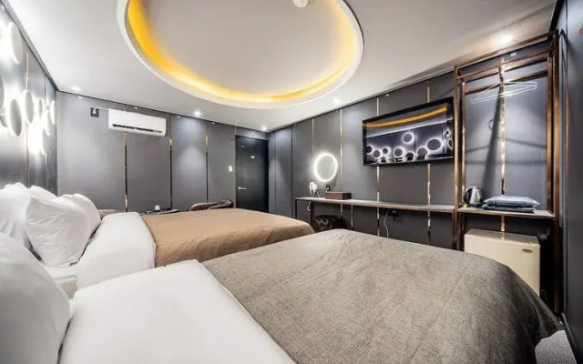 Hongdae The Gray Hotel
