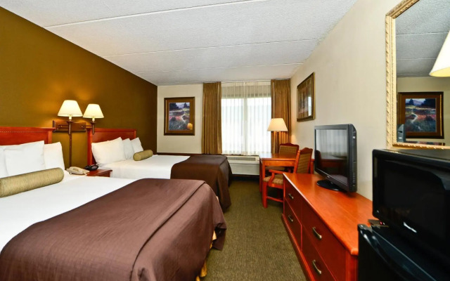 Ramada Hotel & Conference Center by Wyndham Plymouth