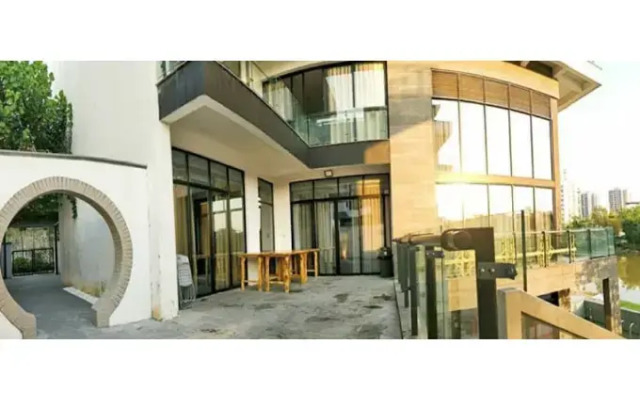 Moon River Villa No 12