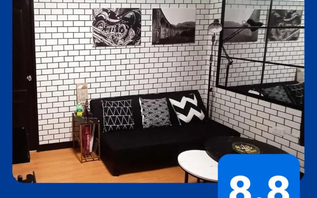 Relaxing 1-Bedroom Condo Unit (by Lee Portum)