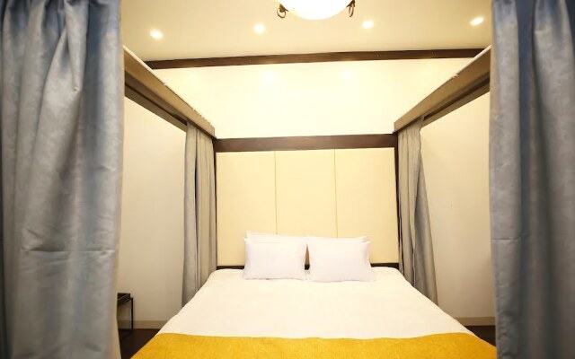 Summer Place Hotel - Hostel