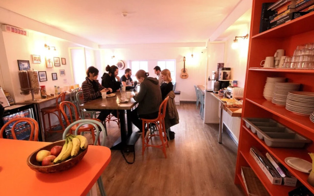 Galway City Hostel & Bar