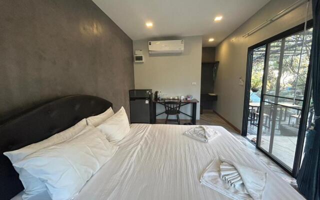 Uthaithani Resort