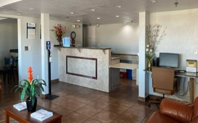 Motel 6 Riviera Beach, FL