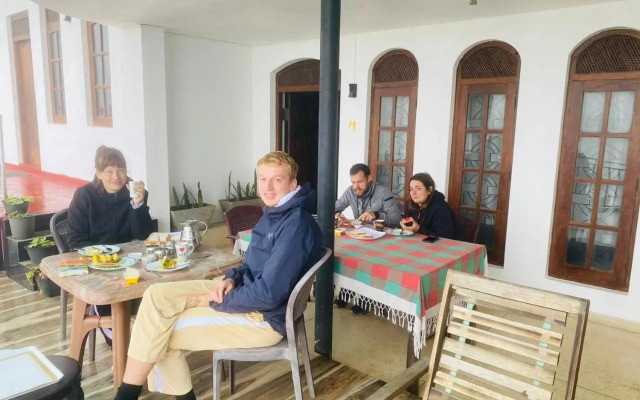 Farah Guest Inn