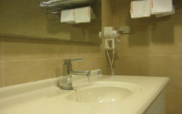 Champagne Hotel