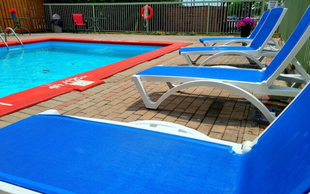 Riviera Inn and Suites 1000 Islands