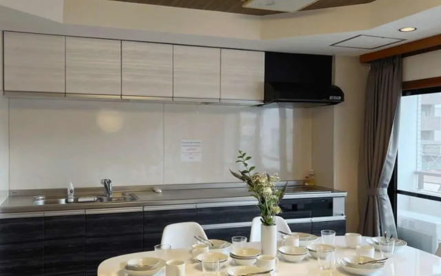 Beautiful, spacious apartment next to Peace Park