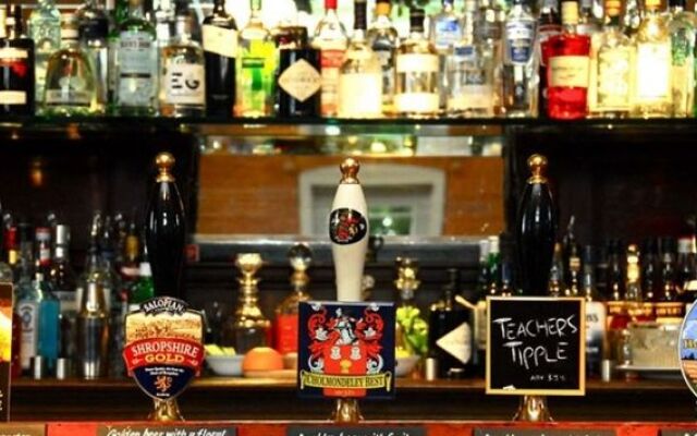 The Cholmondeley Arms Inn - Good Pub Food - B&B in Cheshire