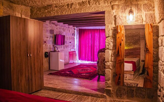 Ottoman Cave Junior