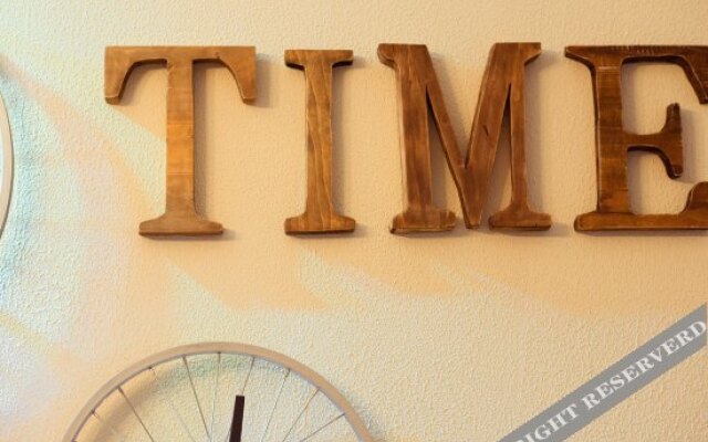 Wei'ai Theme Hotel(Xiasha University Town Gaosha Metro Station)