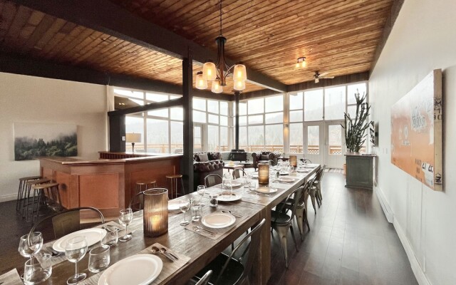 Le Grand Chalet by RVMT