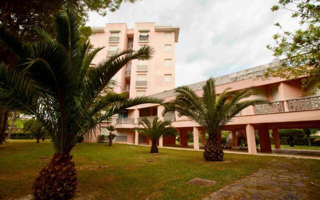 M257 - Marcelli, bilocale in residence con piscina