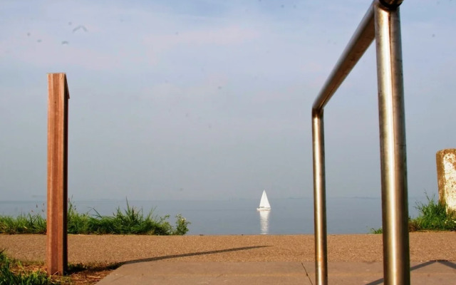 Modern Chalet With Jetty and Terrace