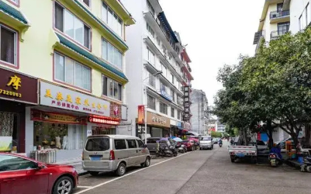 Shanxueshan Villa Hotel (Yangshuo West Street Lijiang Branch)
