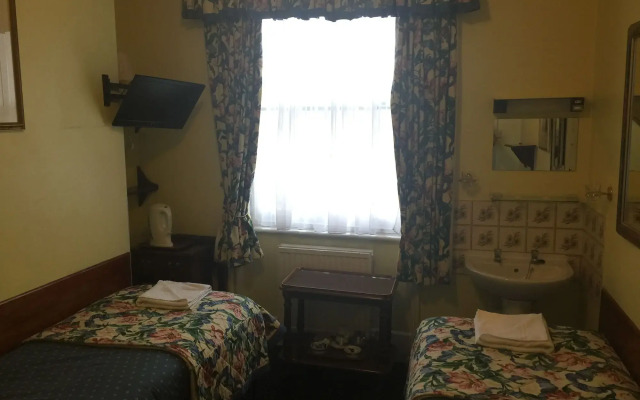 Albany Hotel