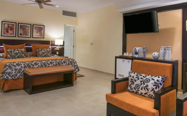 Hotel Playa Pesquero Premium All-Inclusive