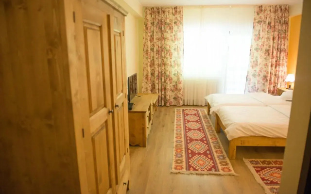 Pensiunea Floare De Colt