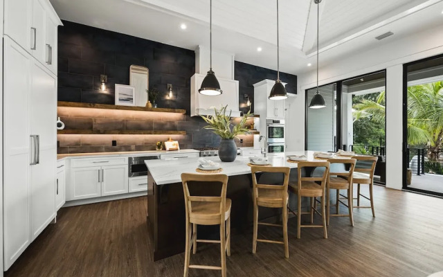 Salty Oak in Siesta Key