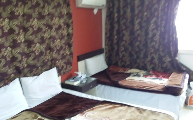 Isis Hostel 2