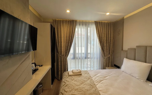 Hilltown Airport Hotel