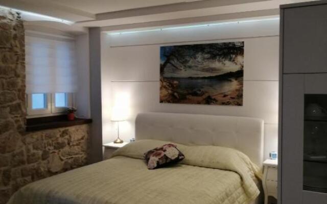 V&M Luxury Studio