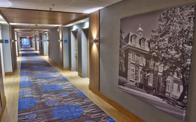 Holiday Inn Express & Suites Vaudreuil, an IHG Hotel
