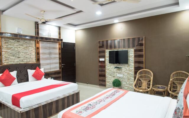 Oyo 11868 Rk Residency