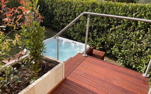 Lake Front Luxury Suites (Adults Only)