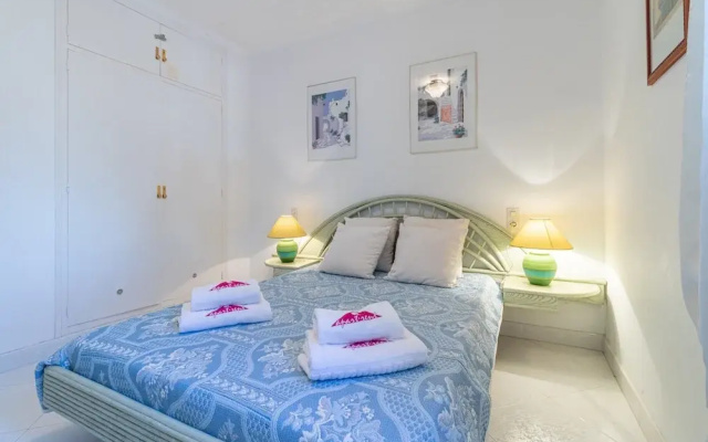 Villa in Empuriabrava With Private Pool & Mooring