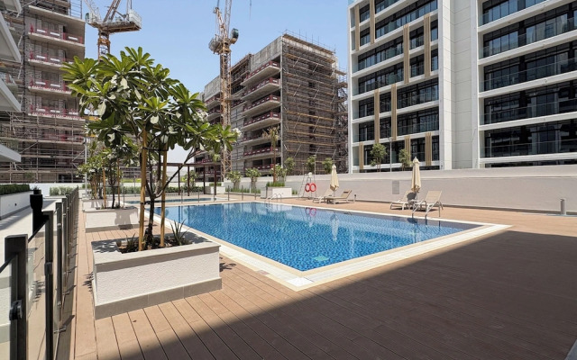 Bloomfields Deluxe Studio Azizi Riviera