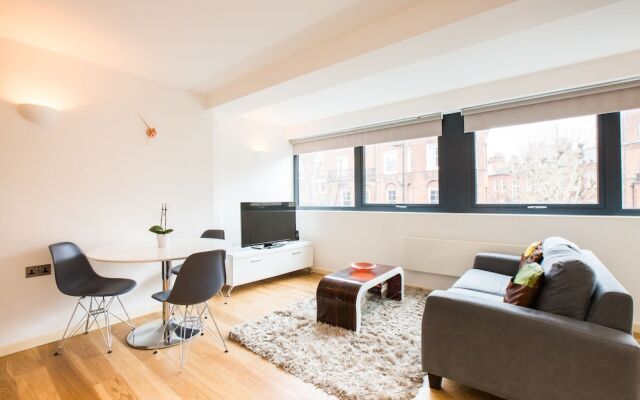 Spacious 1 Bedroom Apartment In Kensington A1