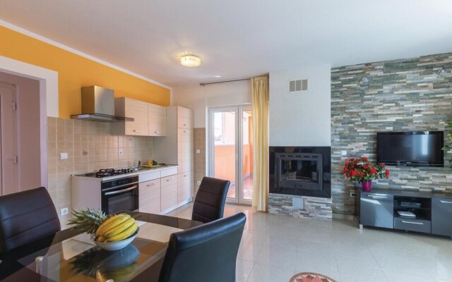 Beautiful Home in Betiga With Wifi and 4 Bedrooms