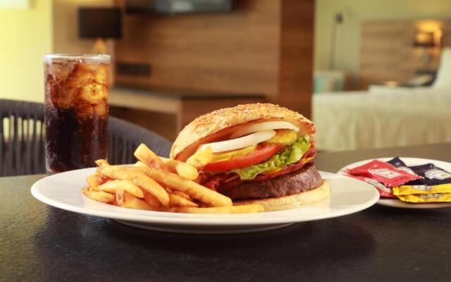 Holiday Inn & Suites Puerto Vallarta Marina & Golf