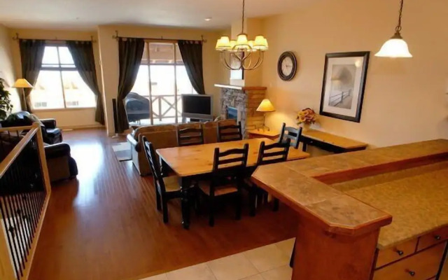 Sullivan Stone Lodge by Rocky Now