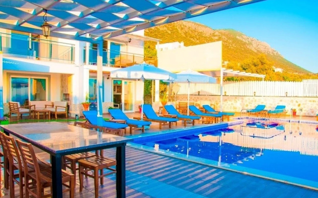 Villa Akca by Akdenizvillam