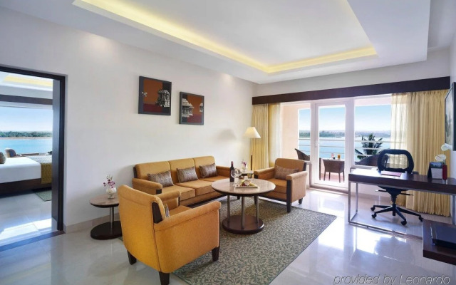 The Gateway Hotel Lakeside Hubli