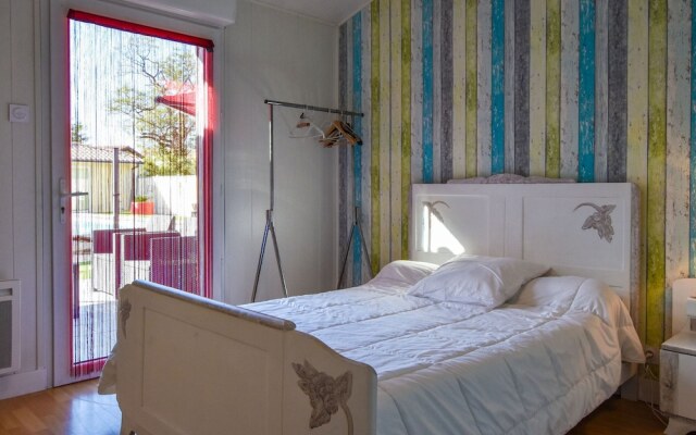 Charming Holiday Home in La Teste-de-buch With Swimming Pool