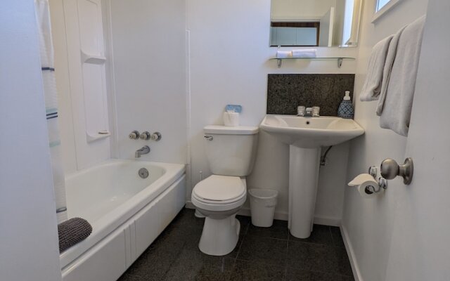 Deerview Lodge & Cabins - Princeton BC