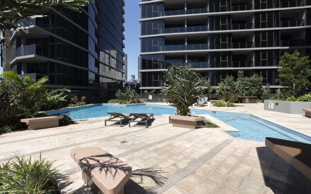 Brisbane One Apartments by CLLIX