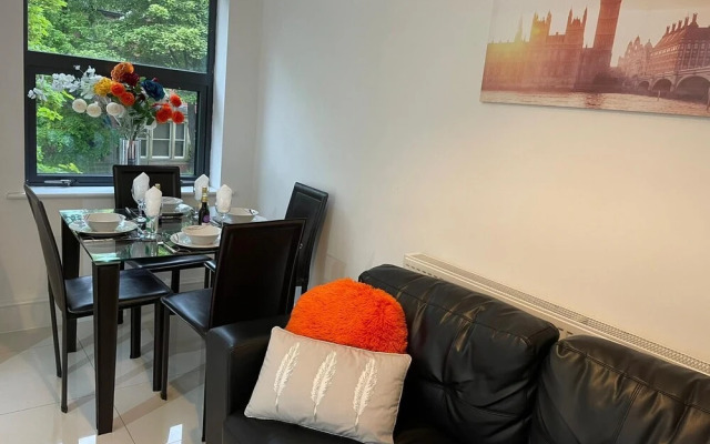 Clarendon Luxury Gated City Apartments
