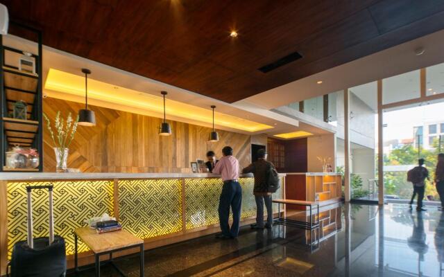 Luminor Hotel Jemursari by WH