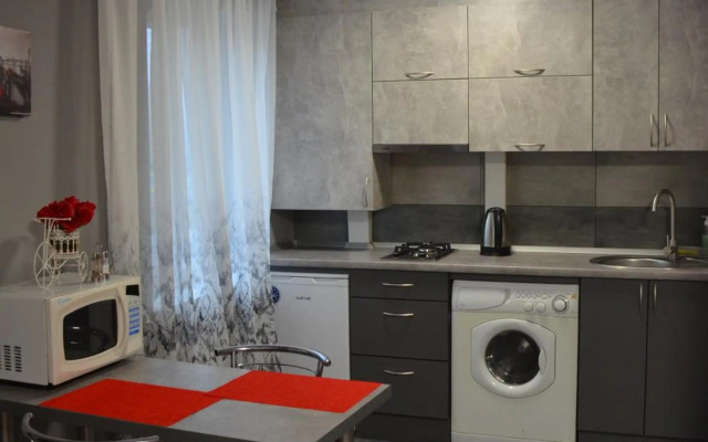 Апартаменты на Александра Поля (Кирова) 90