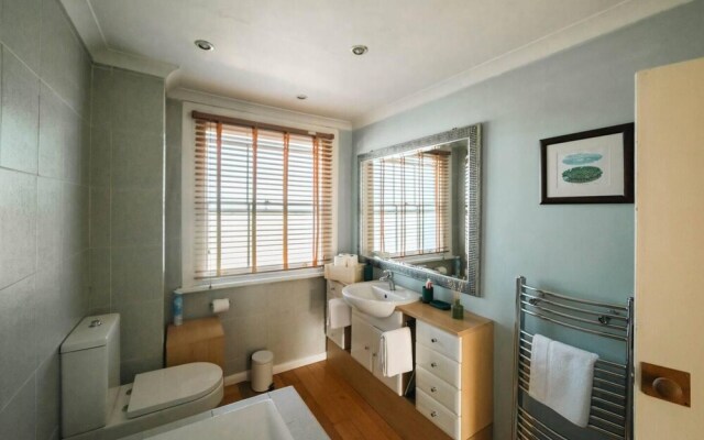 Stylish 2 Bedroom Flat in Camden Town