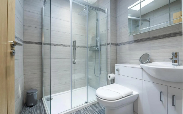 Harry's - 2 Bedroom Holiday Home - Tenby