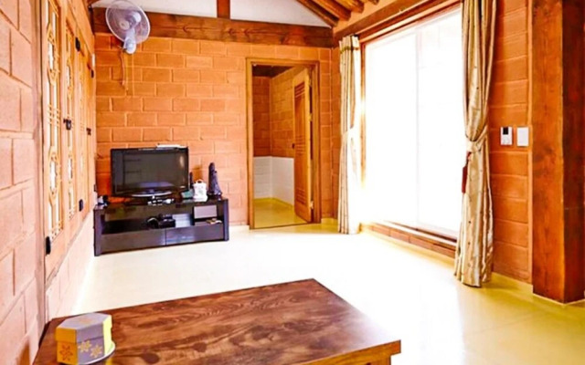 Namyangju Hanwoolchae Pension