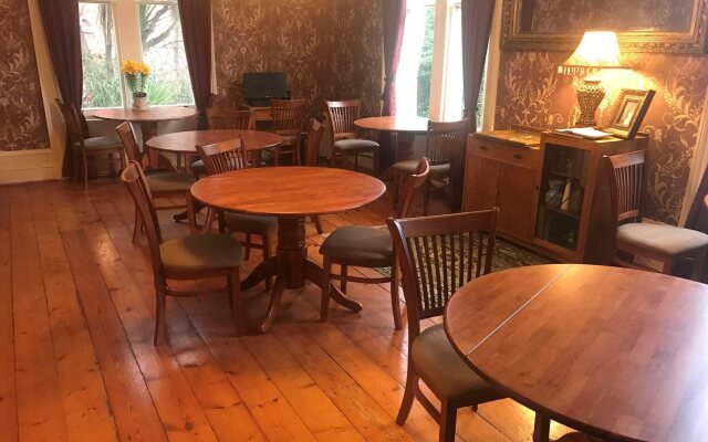 Hulmes Court Bed & Breakfast